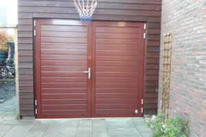 Openslaande garagedeur - Stucco Plancha bruin
